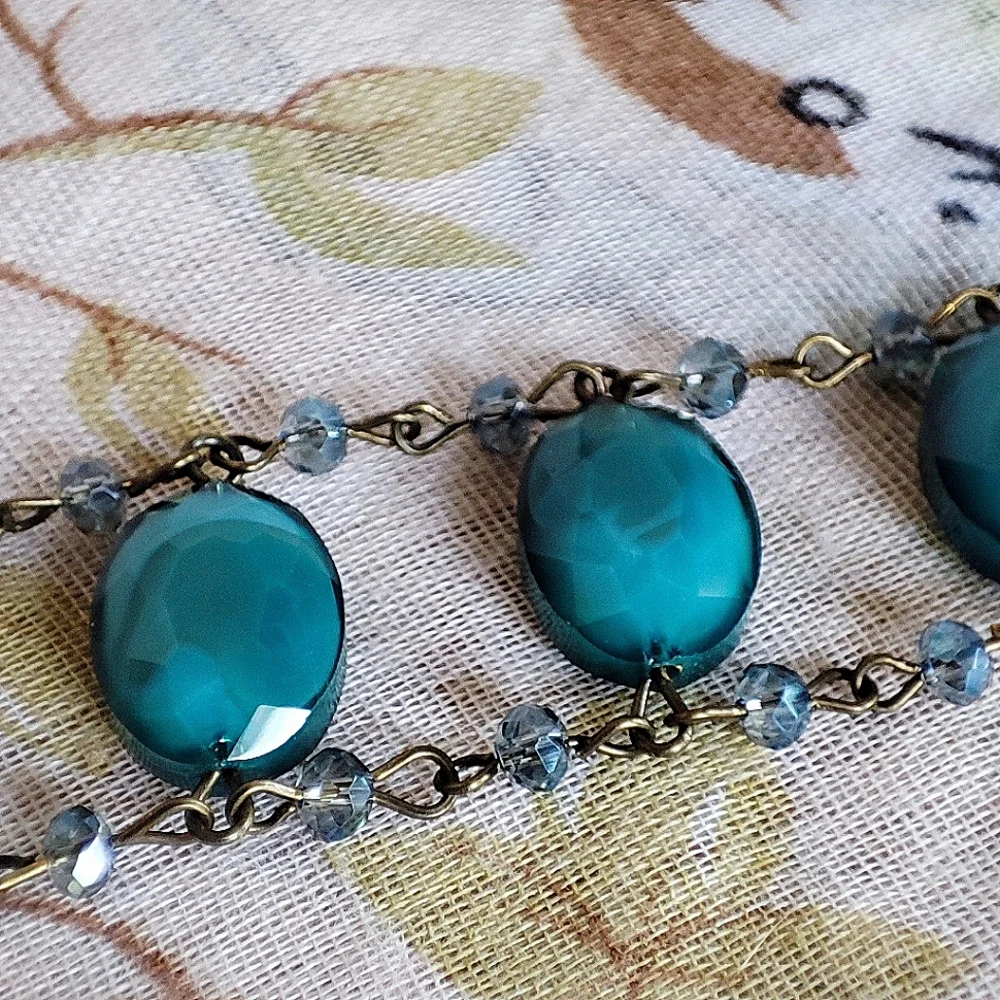 Teal Dusty Blue Glass Oval Faceted  Dual Chain Bracelet Brass Magnetic Clasp EUC
